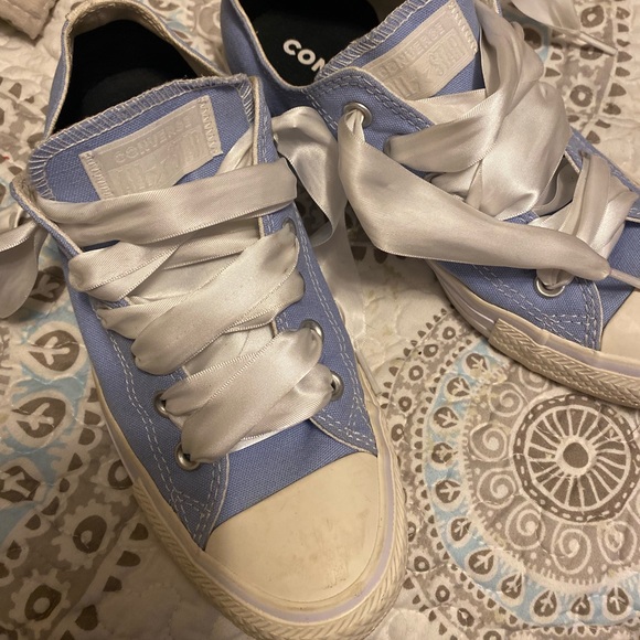 Converse - Picture 1 of 5